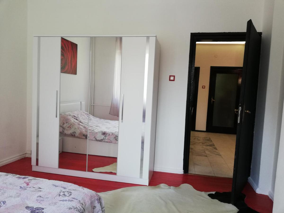 Top Center Cozy And Spacious Apartment Sofia Exteriör bild