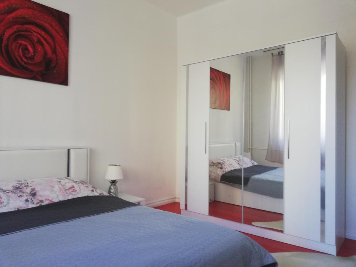 Top Center Cozy And Spacious Apartment Sofia Exteriör bild