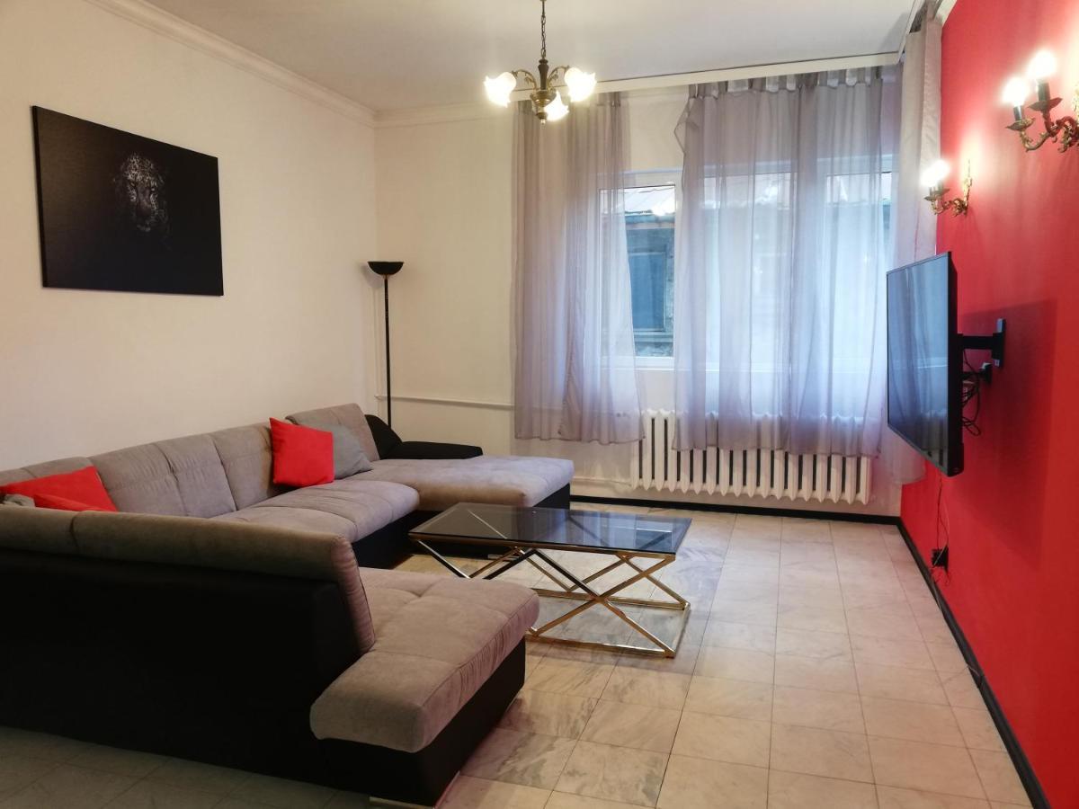 Top Center Cozy And Spacious Apartment Sofia Exteriör bild