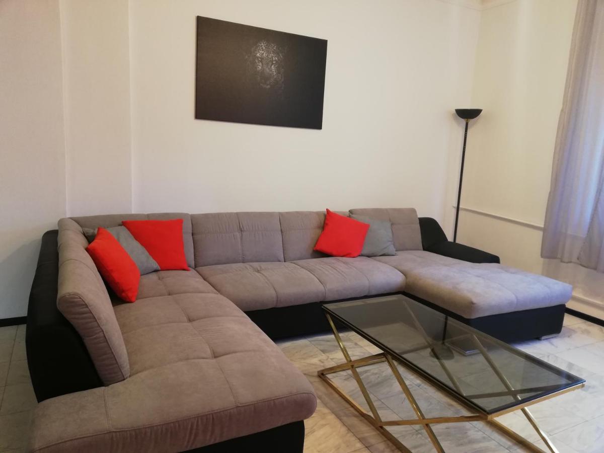 Top Center Cozy And Spacious Apartment Sofia Exteriör bild